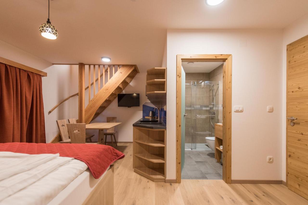 Guesthouse Lajnar Zgornja Sorica Eksteriør bilde